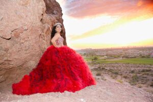 IAZ Photo Studio los mejores en foto y video para quinceañeras en Arizona. IAZ Photo Studio es un estudio de fotografía y video especializado en eventos de bodas y quince años con los mejores precios y paquetes para su evento.